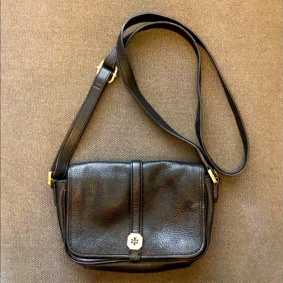 Tory Burch Handbags - Stunning Tory Burch Shoulder Bag